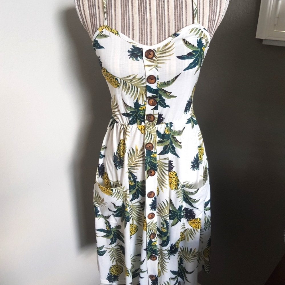 Beachy coastal pineapple dress with pockets